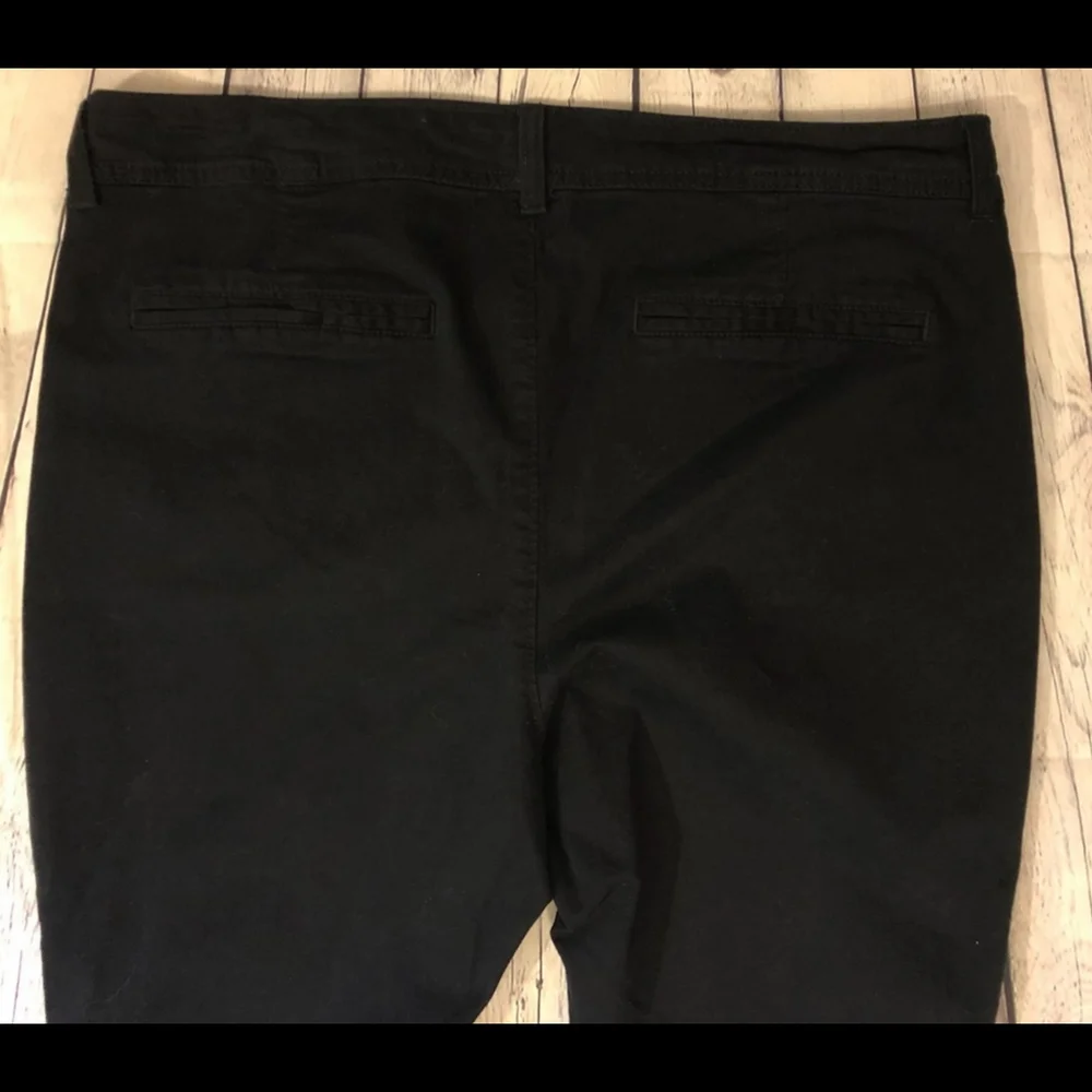 EUC Old Navy black cropped denim jeans - 14 short - Picture 5 of 7